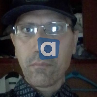 Cerco compagna per serena amicizia futura relazione e convivenza insi