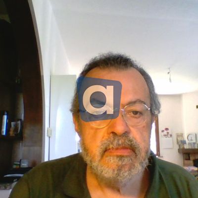 Gentiluomo 63enne celibe e singolo cerca ragazza carina per convivenza