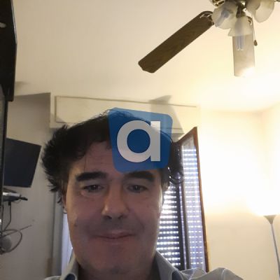 Uomo distinto cerca donna per convivenza